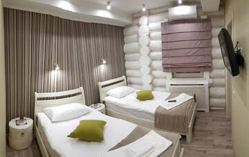 Фото номера Стандартный двухместный номер с 1 кроватью Отель Filvarok Hotel г. Березовка 4
